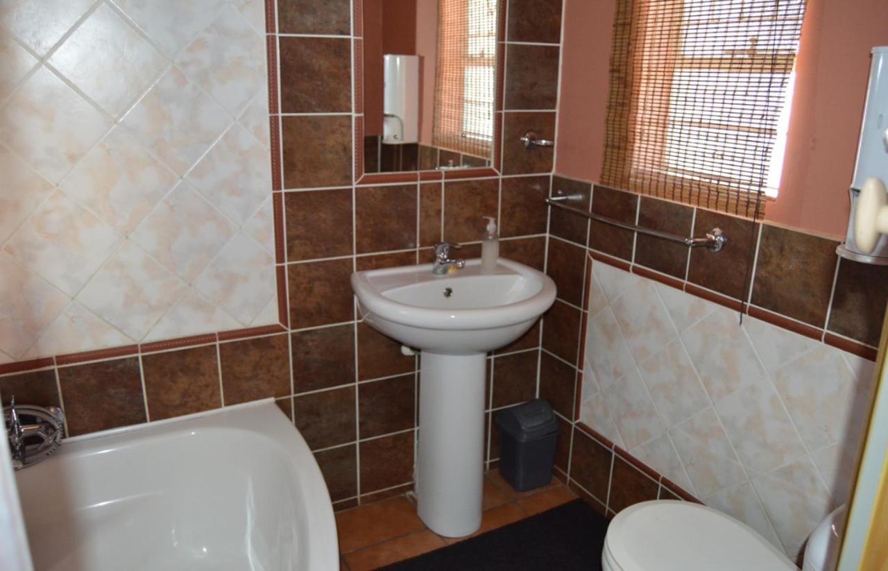 House Ebony B&B Newcastle Esterno foto